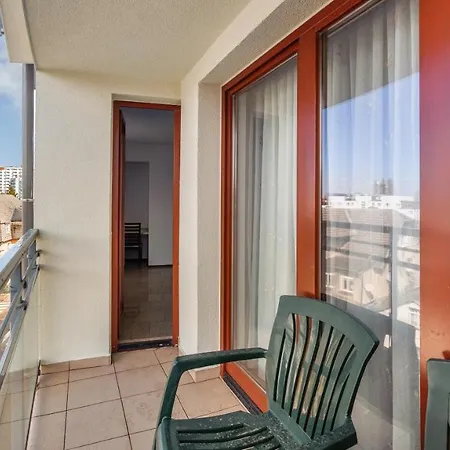 Sun & Snow, Marea